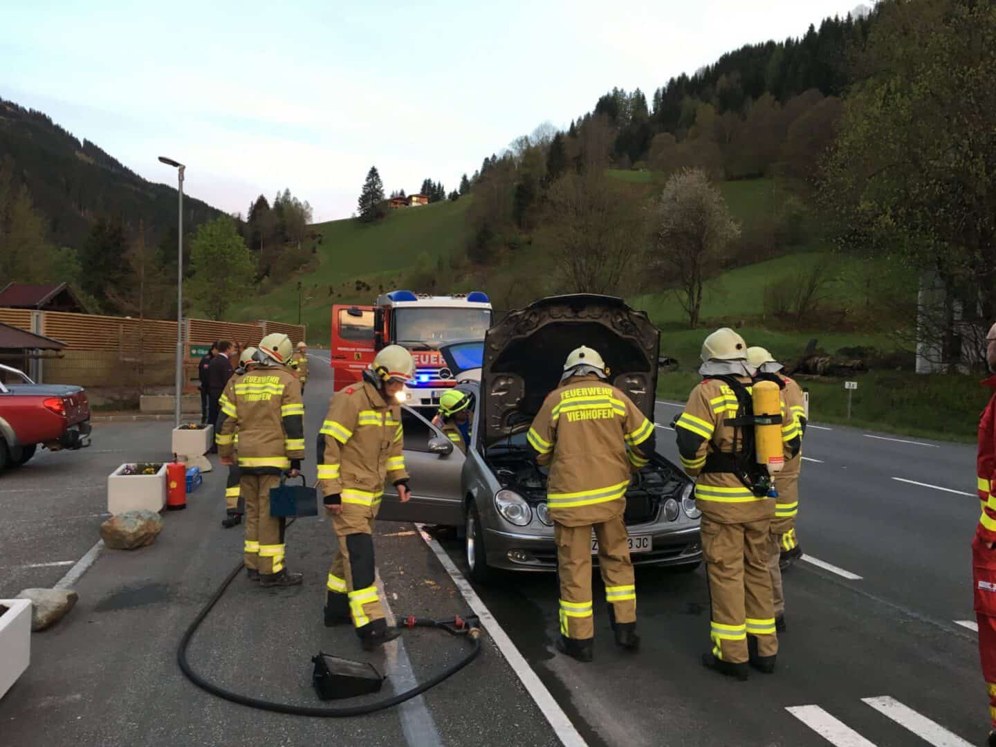 Fahrzeugbrand in Viehhofen