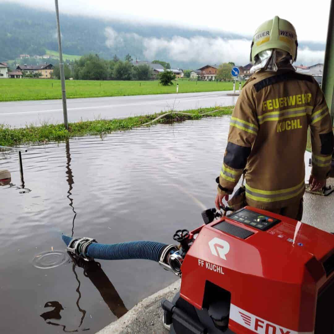 Starkregen fordert die Feuerwehren
