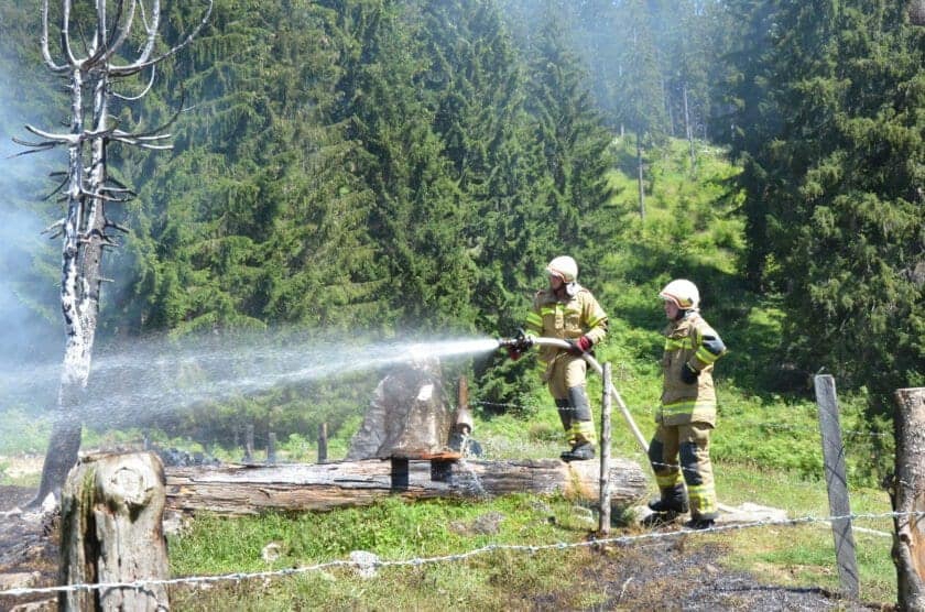 Brand einer schutzhütte in abtenau