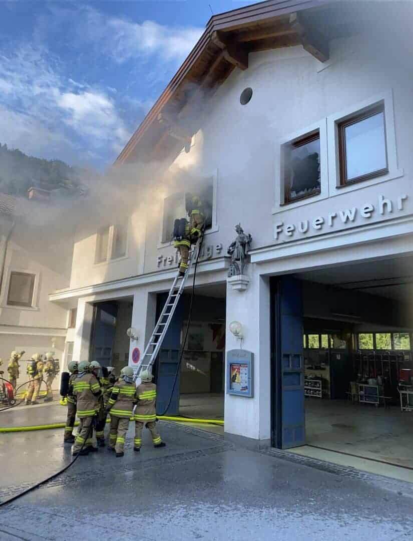 Zimmerbrand im Feuerwehrhaus Lend - Einsatz für die Feuerwehren Lend und Dienten