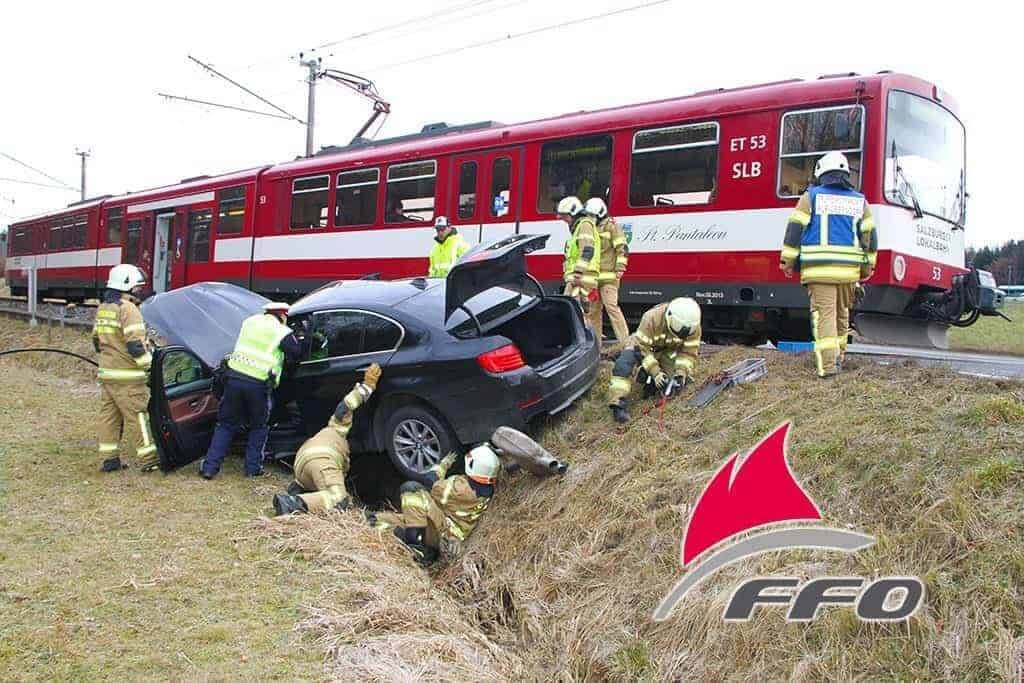 Oberndorf: Verkehrsunfall mit Lokalbahn
