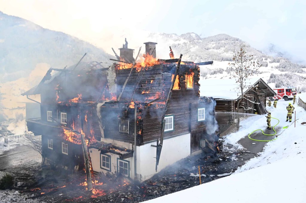 Nebengebäude von landwirtschaftlichem objekt in großarl abgebrannt