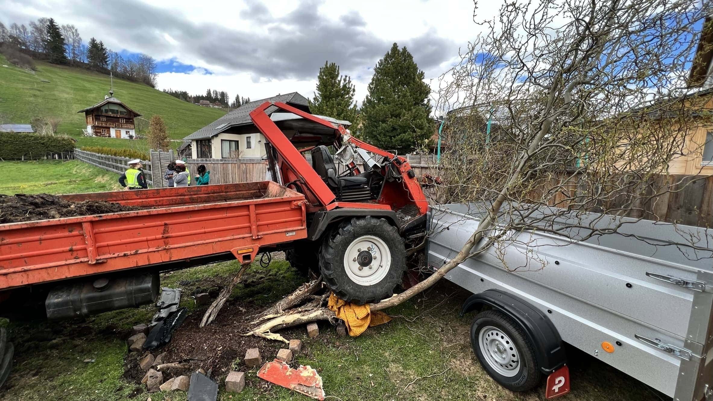 Absturz eines Mulis (Traktor) – Feuerwehr Tamsweg im Einsatz