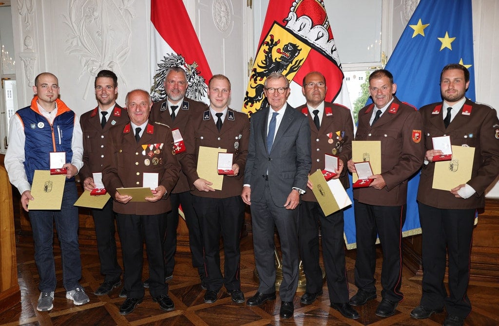 Feuerwehrmitglieder und Lebensretter aus dem Gasteinertal durch das Land Salzburg ausgezeichnet