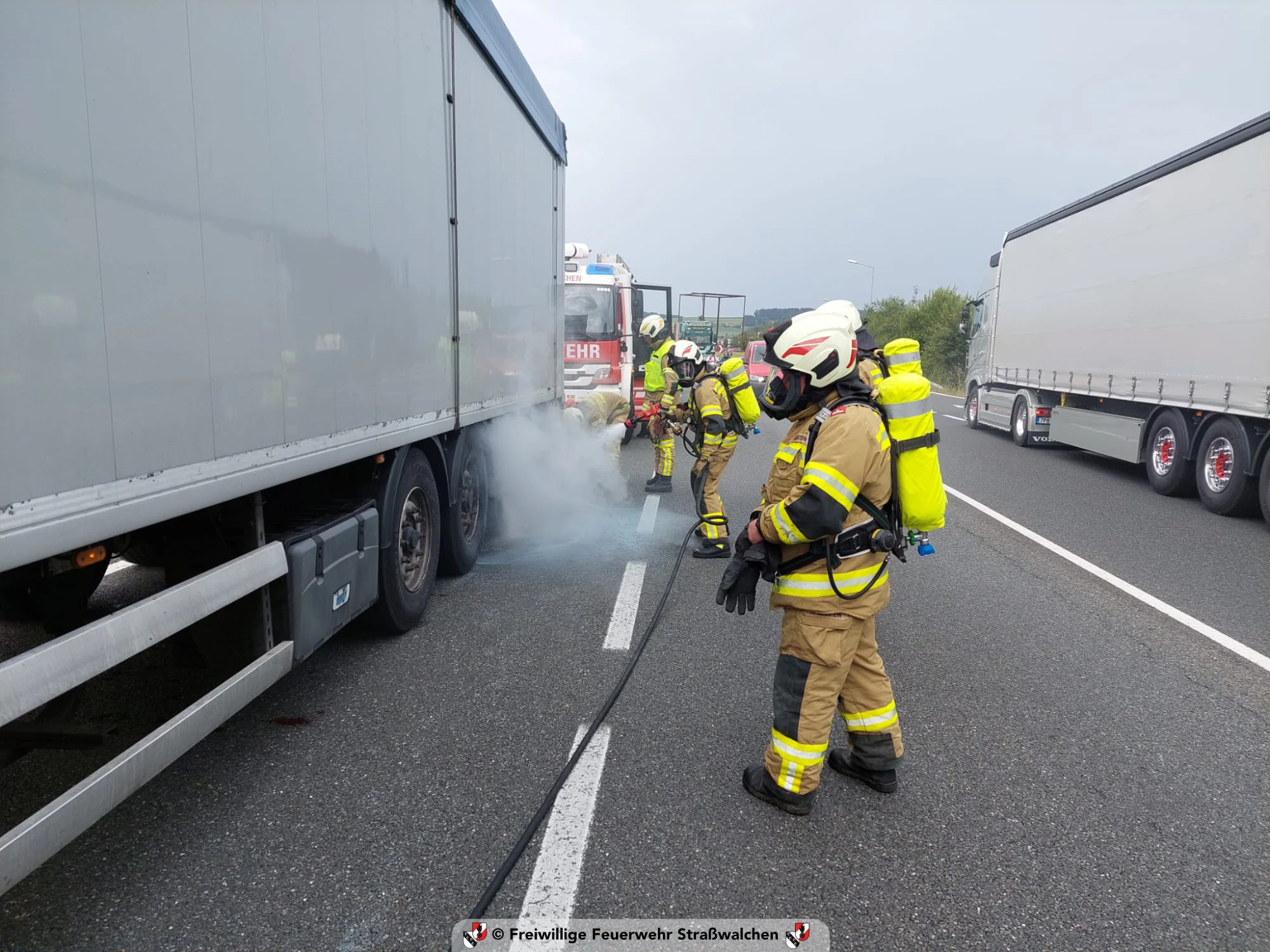 LKW-Brand auf der B1 in Straßwalchen